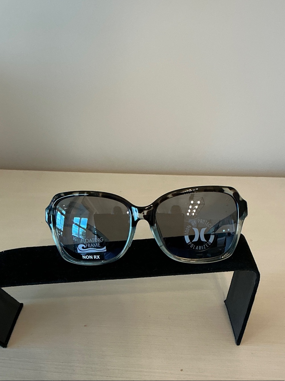 Authentic, Hurley Women's Sunglasses Blue/Black Frame with Gray Lenses